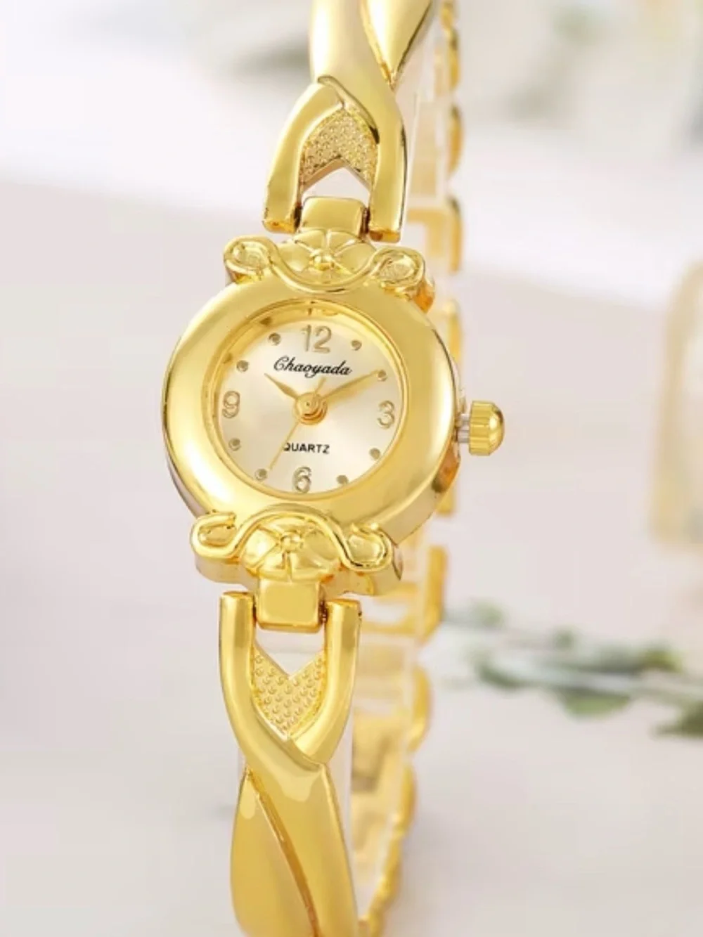 Chasyoda Women's Gold Bracelet Quartz Watch